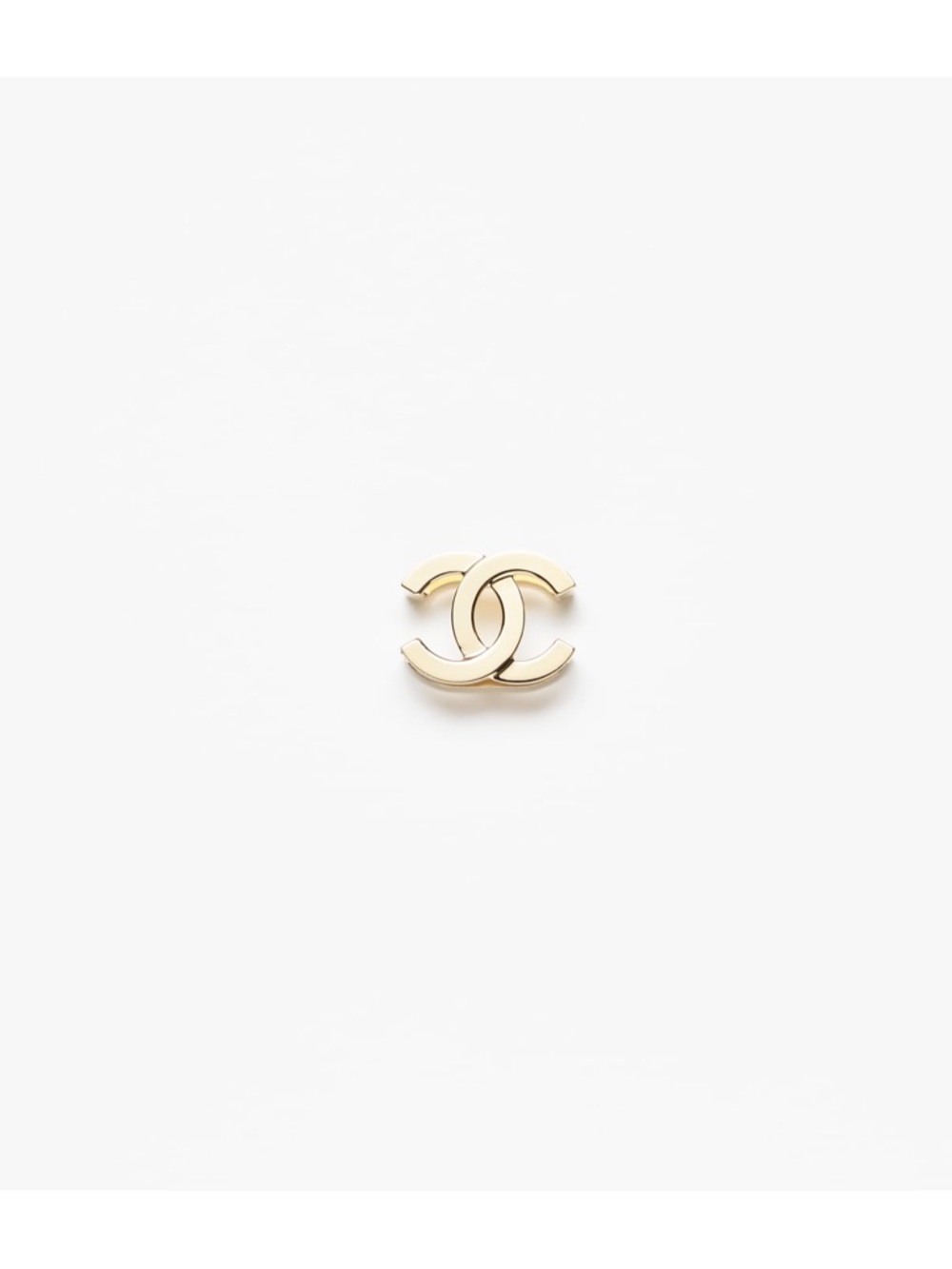 CHANEL Gold Interlocking CC scarf ring 2026